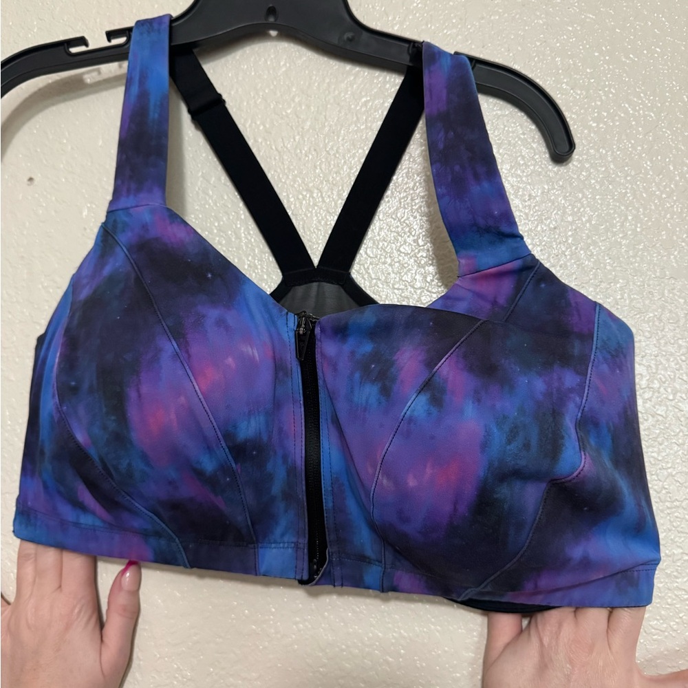 Multicolor Zip-Front Sports Bra with Clasp